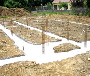 Crescendo-64 : préparation fondations & poteaux à Oloron-Sainte-Marie près de Pau | Pyrénées-Atlantiques